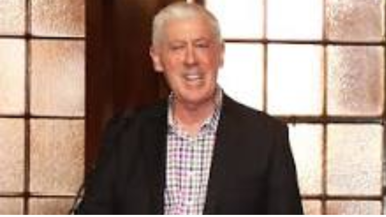 Graeme Innes smiles at the camera.